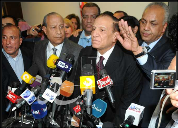Résultat de recherche d'images pour "‫سامي عنان و السيسي‬‎"