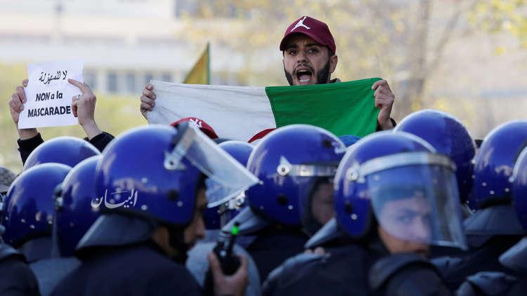 تعزيزات أمنية في الجزائر تحسبا لاحتجاجات طلابية ضد ترشح بوتفليقة لولاية خامسة