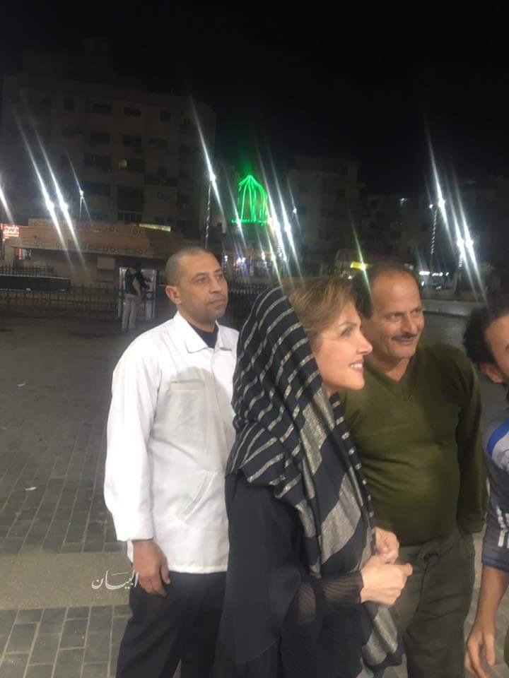 الفنانه ناديه مصطفي تدعو لمصر من امام السيد البدوي بطنطا ...