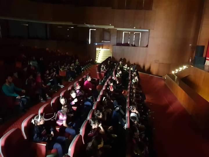 الفنانه ناديه مصطفي تدعو لمصر من امام السيد البدوي بطنطا ...